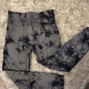 Stylish Butt-Lifting Tie-Dye Leggings